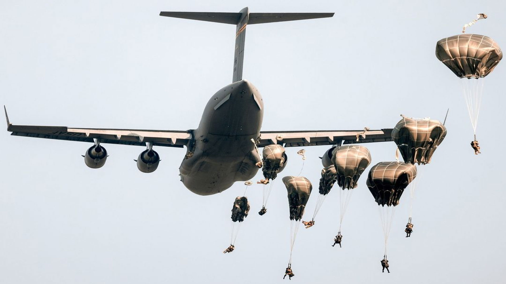 US Air Force Aids Thai Paratroopers in Cobra Gold 23...